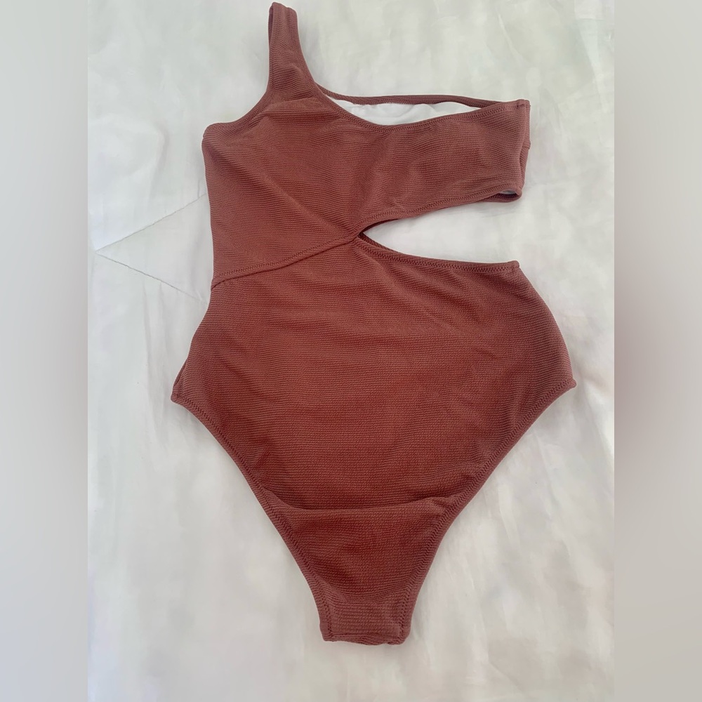 Cupshe Women's Mauve One-Shoulder Cutout Swimsuit - Size Medium - Picture 2 of 2